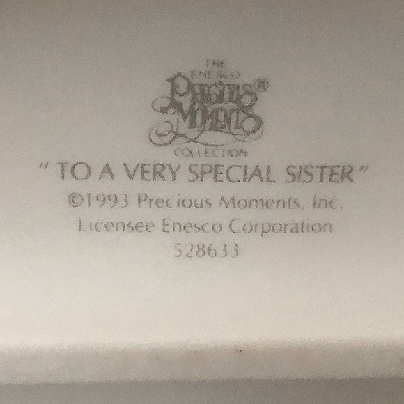 Precious Moments "TO A VERY SPECIAL SISTER" 1993 #528633 Retired & Mint - Picture 6 of 7